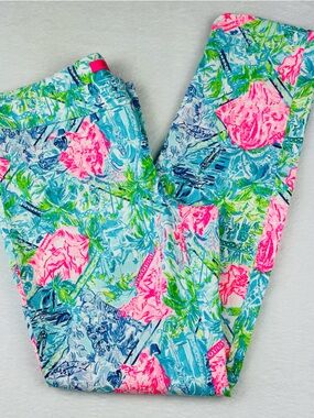 Lilly Pulitzer Kelly Skinny Ankle Pants in the "Bohemian Queen" print. Size 4.